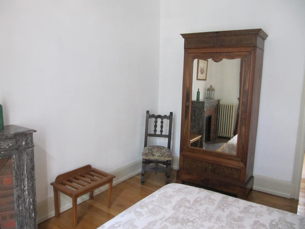 L'Echauguette Isserpent Bed and Breakfast Δωμάτιο φωτογραφία