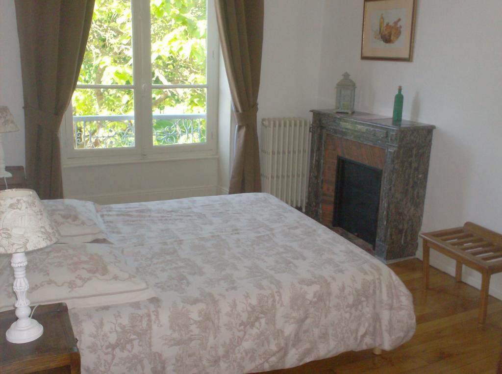 L'Echauguette Isserpent Bed and Breakfast Δωμάτιο φωτογραφία