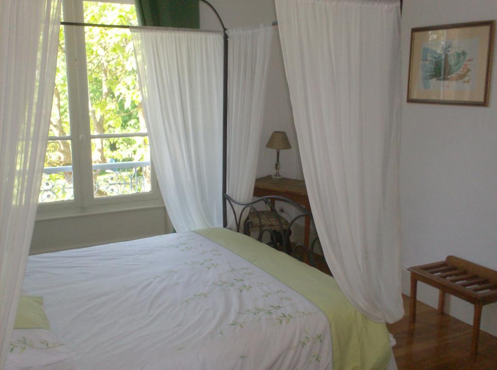 L'Echauguette Isserpent Bed and Breakfast Δωμάτιο φωτογραφία